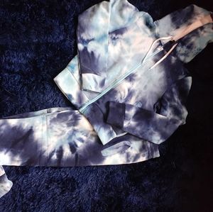 Nice Tie Dye Sweatsuit